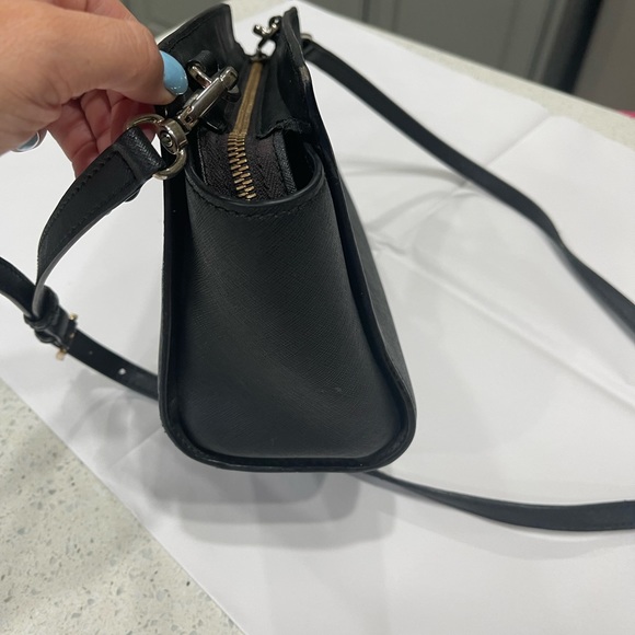 Michael Kors Crossbody EC - Picture 4 of 9